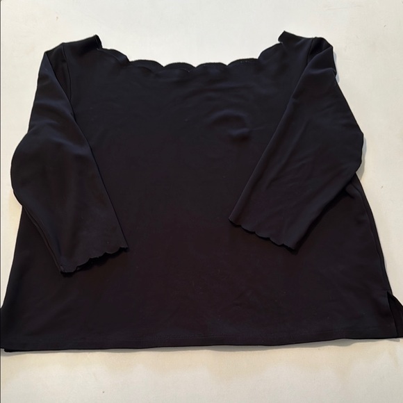 EUC - Black Scalloped Women's Top - Picture 1 of 10